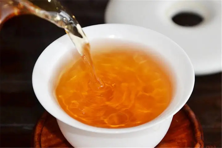 普洱生茶的十種湯色，教你一眼識別?