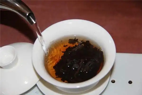 為什么你泡的熟茶，湯色像醬油？
