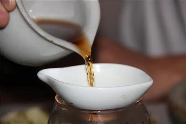 學(xué)會這4招，快速判斷出普洱茶年份！