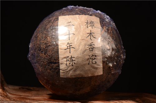 收藏普洱茶，應(yīng)選擇知名品牌還是小品牌？